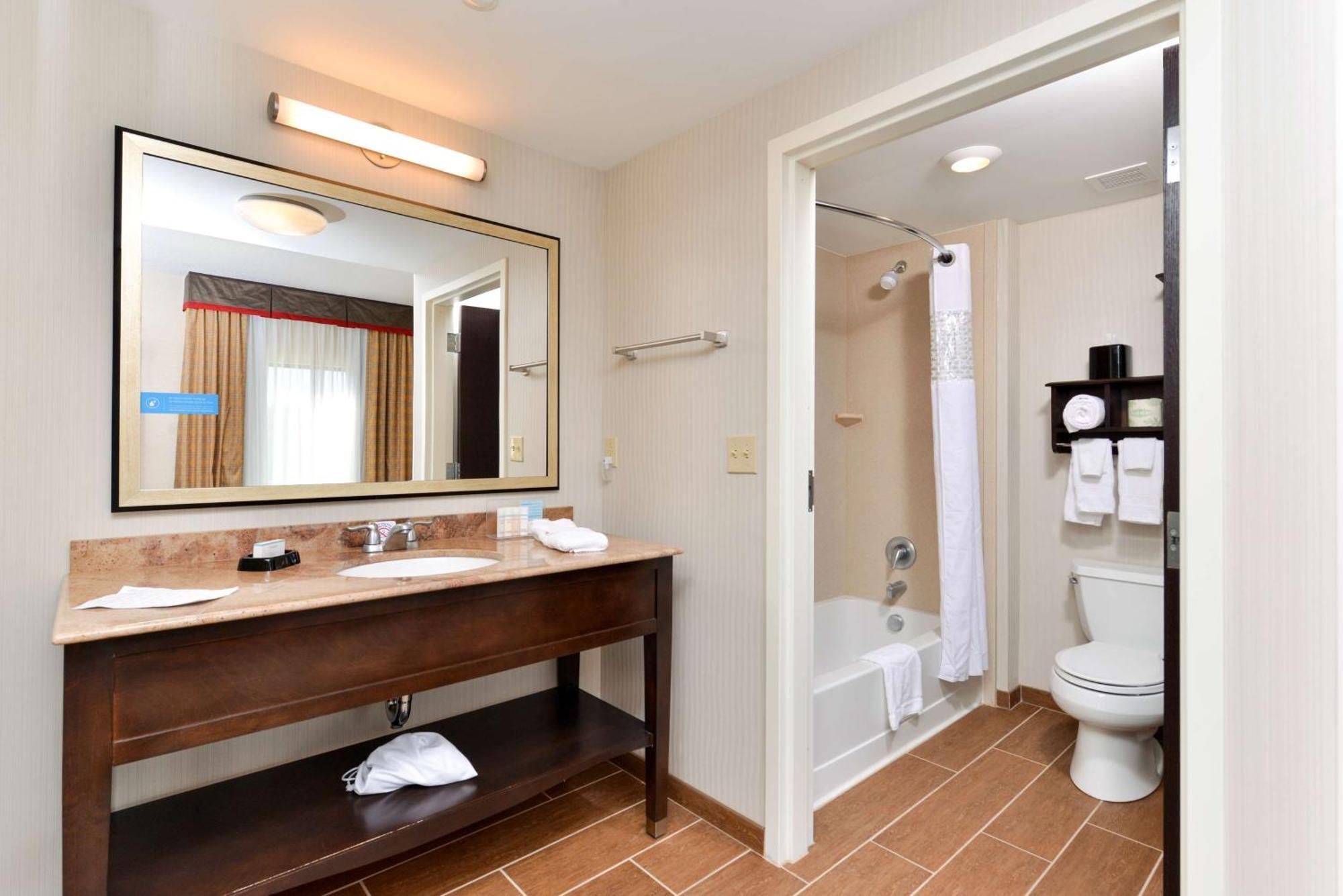Hampton Inn & Suites California University-Pittsburgh Coal Center Eksteriør bilde
